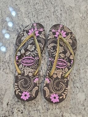 NWOT Havaianas FLIP FLOPS SIZE 9